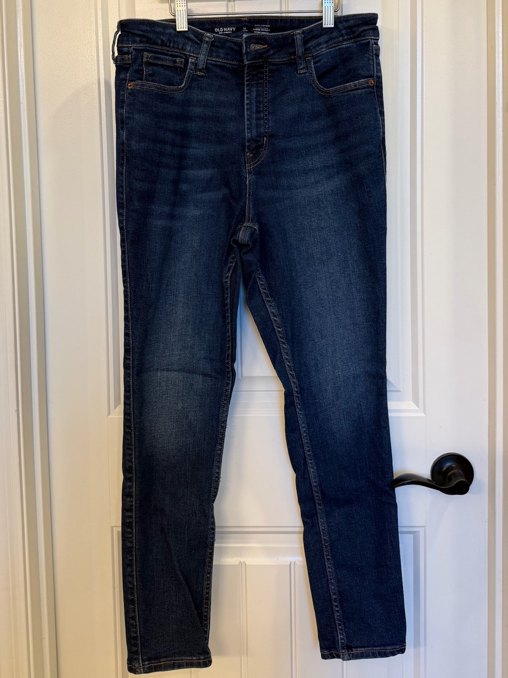 Old Navy Extra High Waisted Rockstar 360 Stretch Super-Skinny Jeans